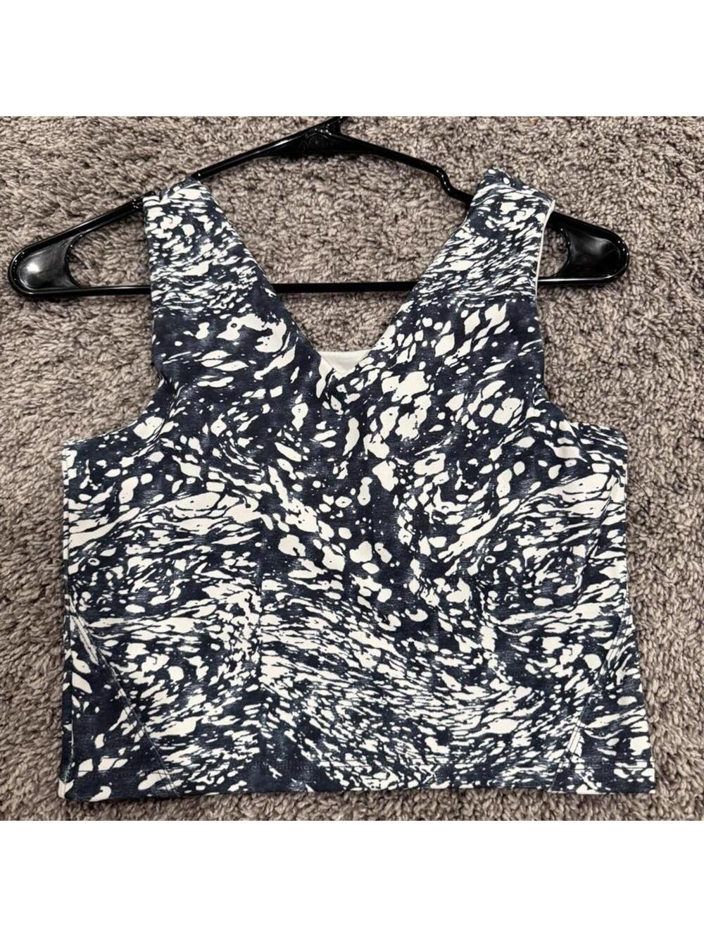 Move Theology Black and White Patterned Crop Tank Top Size Small